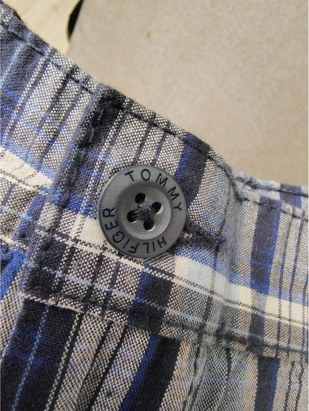 NWT Tommy Hilfiger Boys Shorts Size 18 Blue Plaid Cargo Casual Kids New MSRP $36